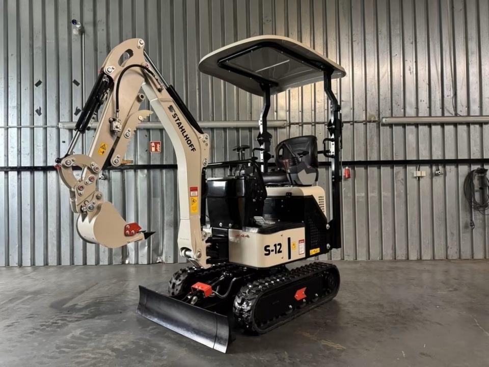 Minibagger S-12 · Baggerdaumen / Schaufelpaket
